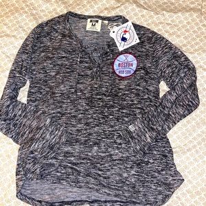 Woman’s Boston Red Sox long Sleeve Tee Medium